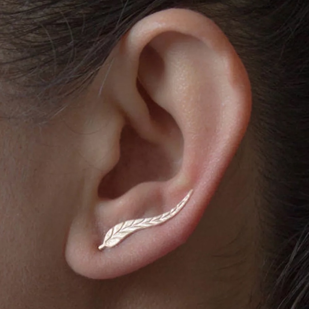 Cute gold leaf earring